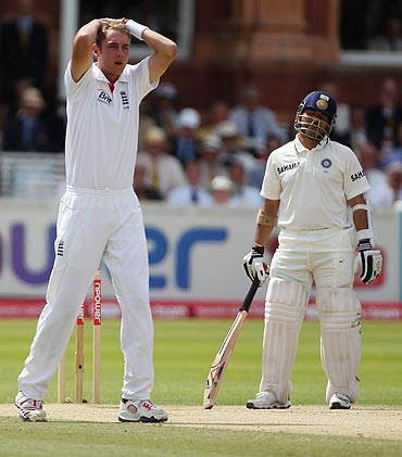 Stuart Broad appeala unsuccessfully for the wicket of Sachin Tendulkar