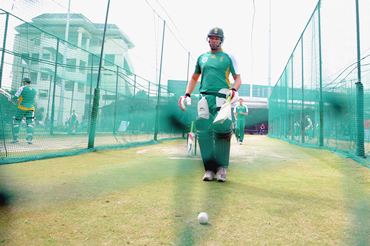 Jacques Kallis trains in the nets