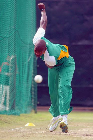South Africa may rest one of their three frontline spinners and draft in pace bowler Lonwabo Tsotsobe for Thursday's match