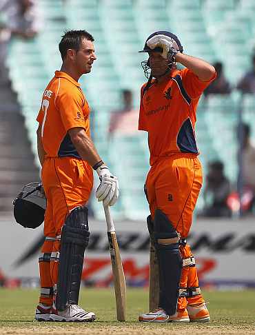 Peter Borren and Ryan ten Doeschate during their knock against Ireland