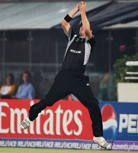 Oram takes a catch on the boundary to dismiss Jacques Kallis off the bowling of Tim Southee