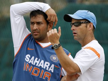 Gary Kirsten with India captain M S Dhoni