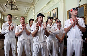 The England team applauds during the presentation on Day 4 of the 4th Test between England and Pakistan at Lord's in August 2010