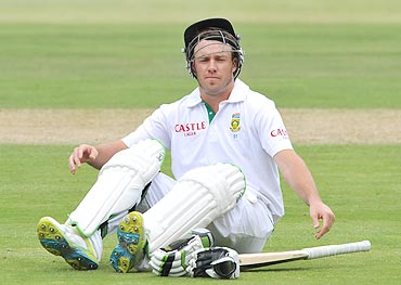 AB de Villiers of South Africa taking a breather during day 1 of the 2nd Sunfoil Series Test match
