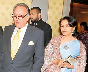 Pataudi with wife Sharmila Tagore