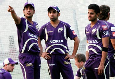 Gautam Gambhir with KKR teammates
