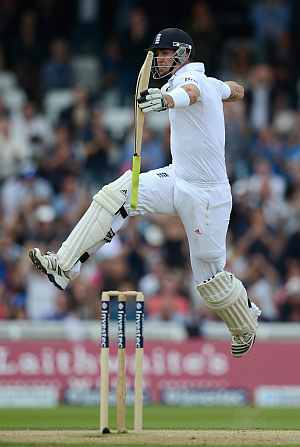 Kevin Pietersen celebrates after getting to hundred