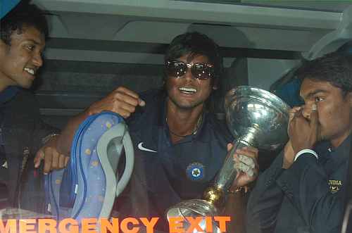 Kamal Passi and Sandeep Kumar with the India's U-19 World Cup trophy