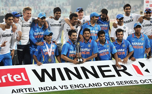 India celebrate winning the ODI series after the 5th ODI against England at Eden Gardens on October 25, 2011