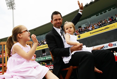 Ricky Ponting does a lap of honour with his daughters