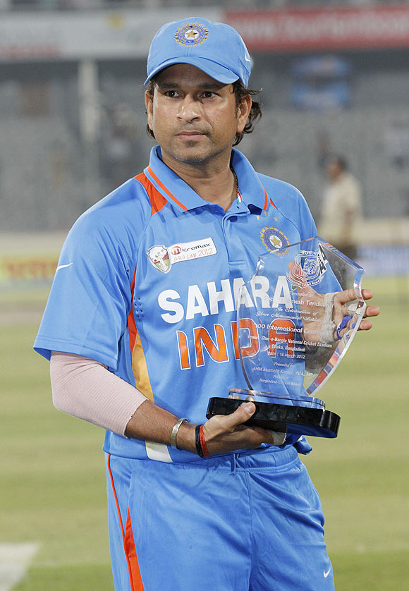 Compliments and surprise as Tendulkar quits ODIs