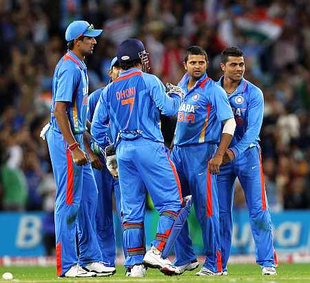 India Team celebrates after picking up a wicket