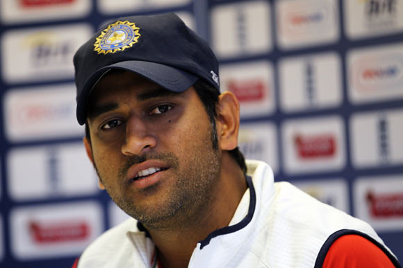 Lot rests on in-form Dhoni, Pathan