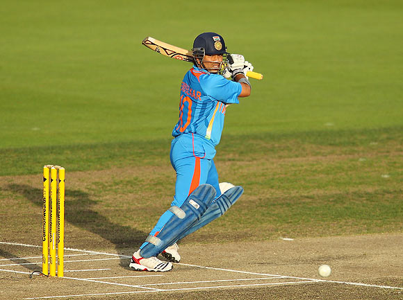 Sachin, Sehwag get off to great start