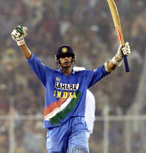 Rahul Dravid celebrates after winning the fourth One-Day International against the West Indies in Ahmedabad, on November 15, 2002