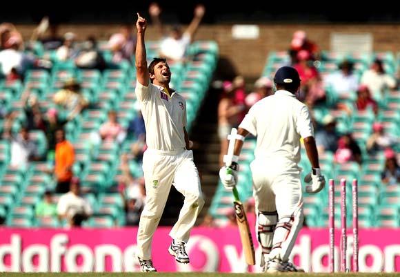 Rahul Dravid is bowled by Ben Hilfenhaus