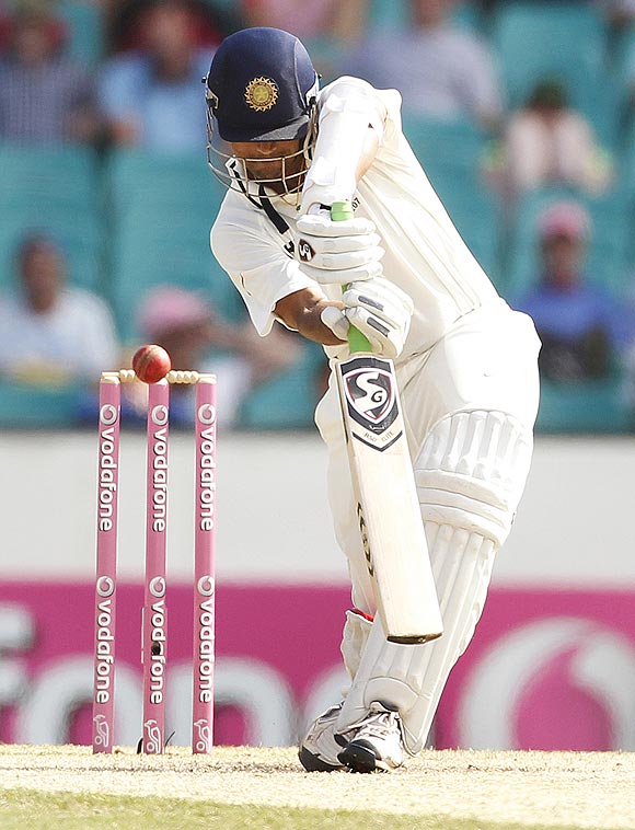 India's Rahul Dravid is bowled by Australia's Ben Hilfenhaus during the 2nd Test at the SCG
