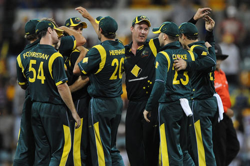 Warner ton drives Aussies to victory over SL