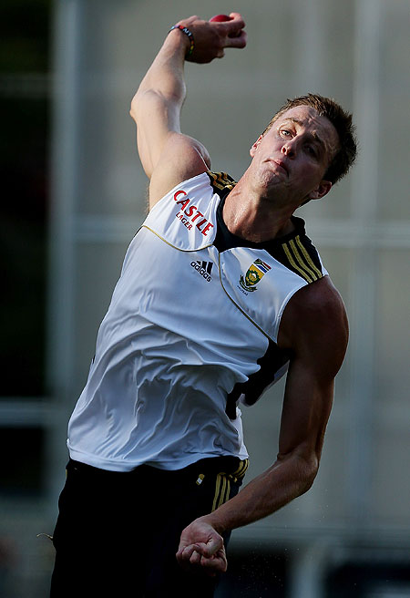 Morne Morkel bowls during a South African nets session at The Gabba on Wednesday