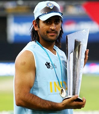 Mahendra Singh Dhoni with the Twenty20 World Cup trophy in 2007