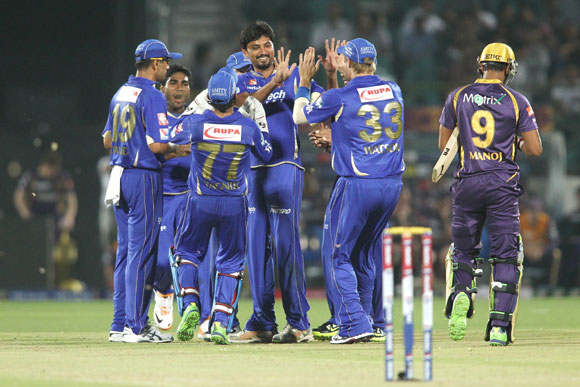 Rajasthan Royals celebrate Siddharth Trivedi's wicket