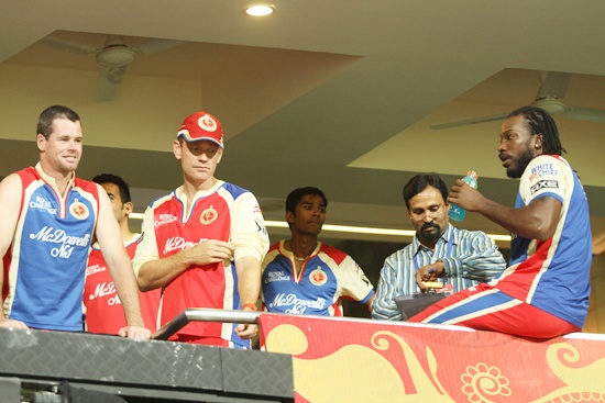 Chris Gayle (right)