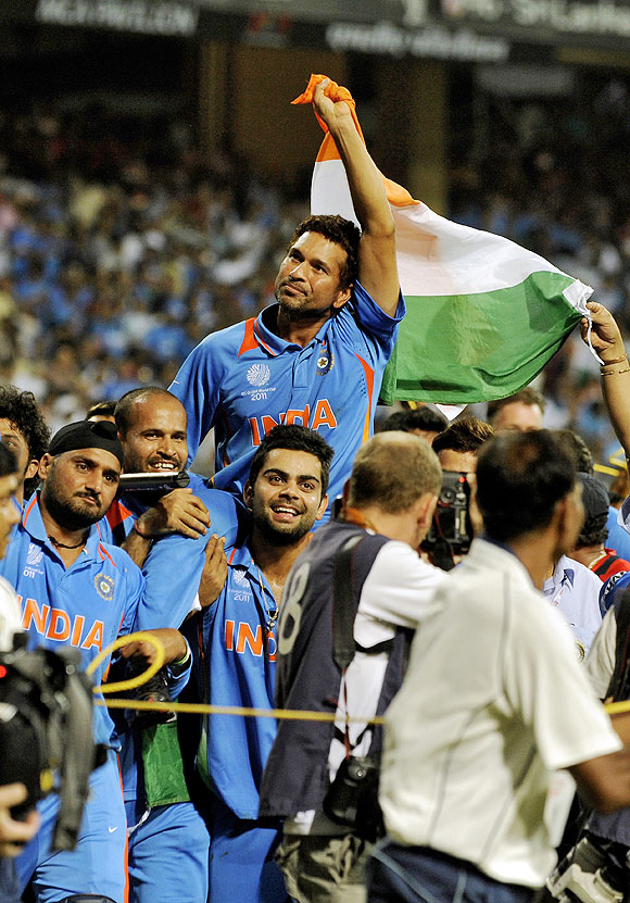 India's Sachin Tendulkar is carried by his teammates after winning the 2011 World Cup