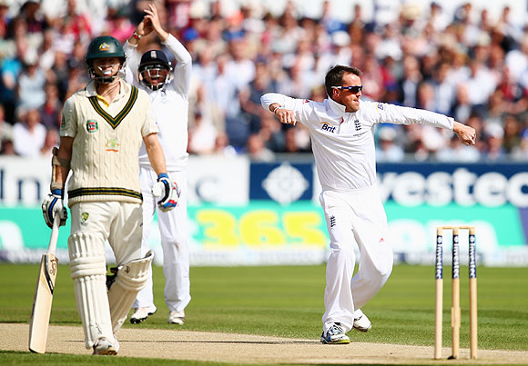 Graeme Swann celebrates after taking the wicket of Brad Haddin on Day 3 of 4th Ashes Test in Chester-le-Street on 