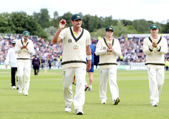 Ryan Harris salutes the crowd as he leaves the ground at the end of England's second innings