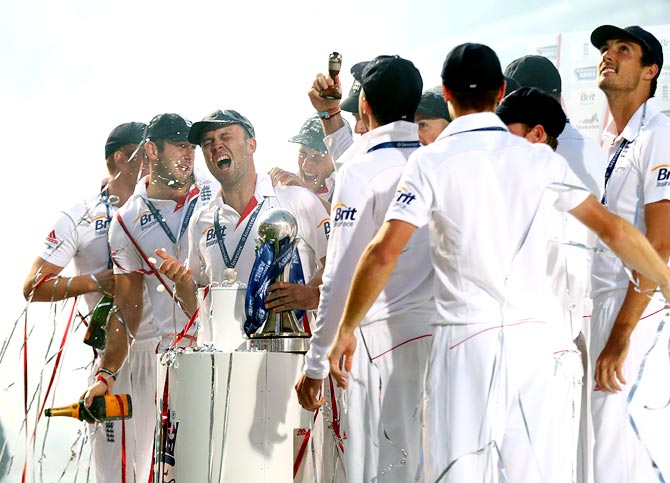 England cricketers urinate on pitch to celebrate Ashes triumph