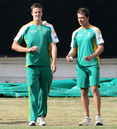 Steyn and Morkel peppered Kohli with pace and bounce