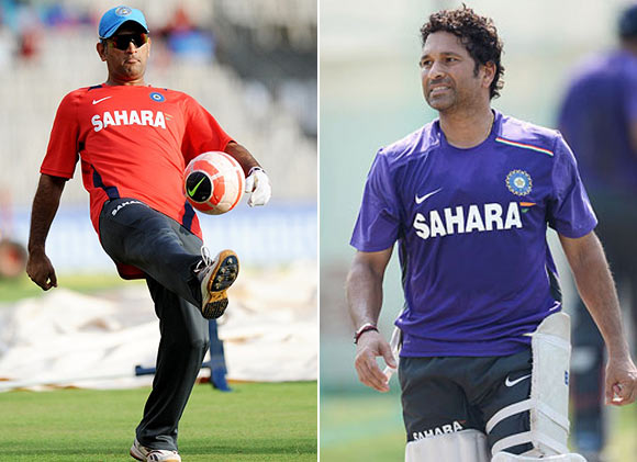 'Criticising Dhoni is like questioning Sachin's ability'