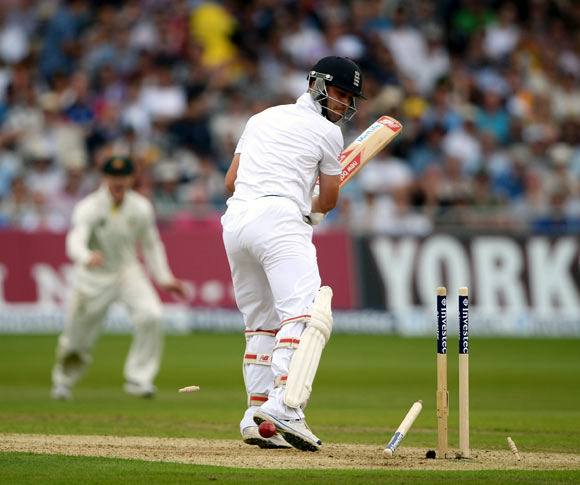 Jonathan Trott is bowled by Peter Siddle