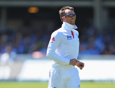 Graeme Swann is all smiles as he leaves the field at tea on Day 2 of the second Ashes Test at Lord's