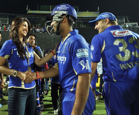 Shilpa Shetty with players