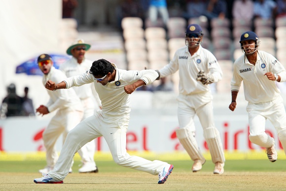 Ravindra Jadeja celebrates the wicket of Michael Clarke