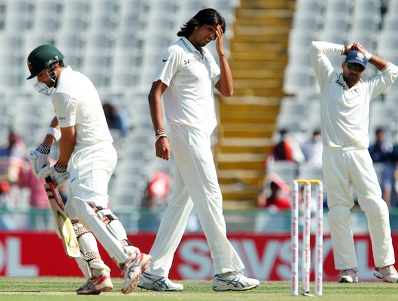 Ishant Sharma shows his frustration after being hit for four