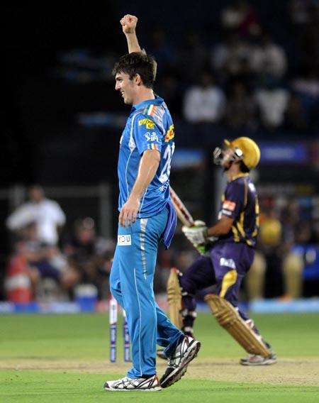 Mitchell Marsh celebrates the wicket of Gautam Gambhir