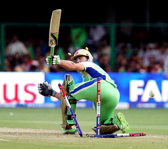 AB de Villiers is bowled by Awana