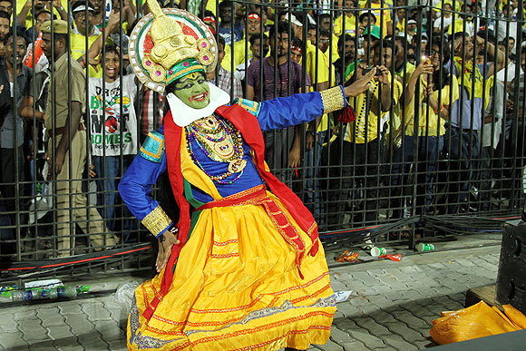 PHOTOS: Fans lend carnival feel to IPL!