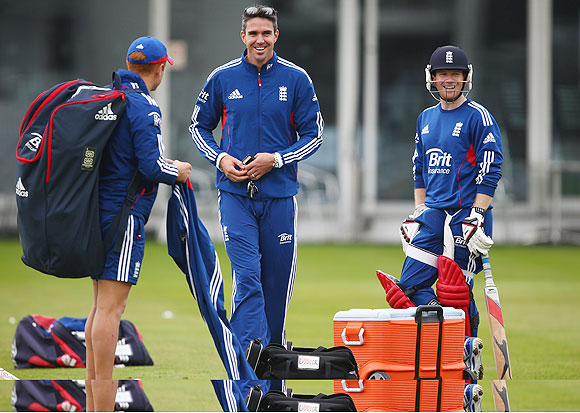 Kevin Pietersen turns up at an England nets session ahead of the One-Day International series against New Zealand at Lord's Cricket Ground on Thursday