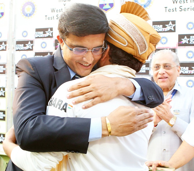 Sourav Ganguly greets Sachin Tendulkar
