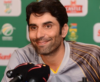 Misbah backed to remain Pakistan skipper until 2015
