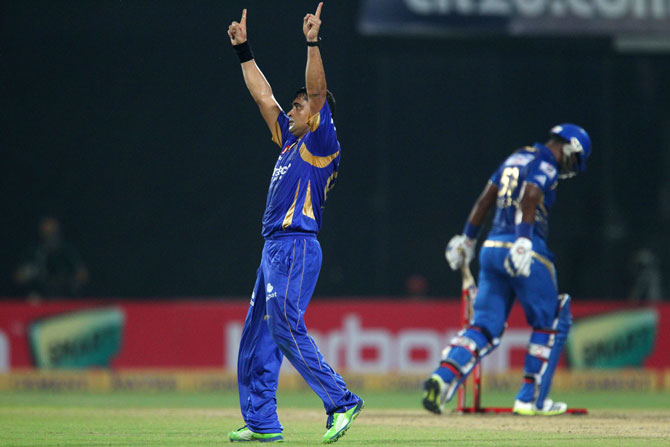Pravin Tambe of Rajasthan Royals celebrates the wicket of Dwayne Smith of Mumbai Indians