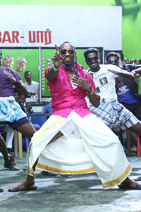 Dwayne Bravo on the sets of Tamil film 'Ula'