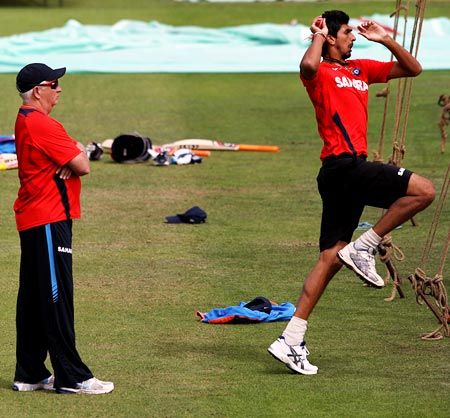 Ishant Sharma with coach Duncan Fletcher in the nets