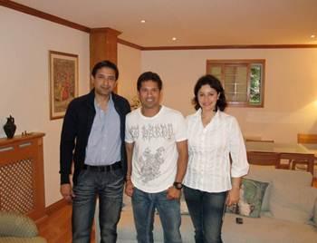 Sameer Nerurkar with Sachin tendulkar and wife Anjali