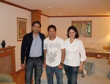 Sameer Nerurkar with Sachin tendulkar and wife Anjali