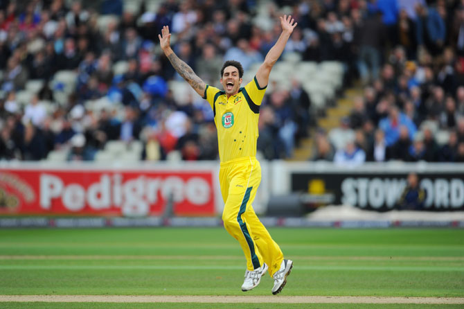 Mitchell Johnson rises to eighth in bowlers' rankings