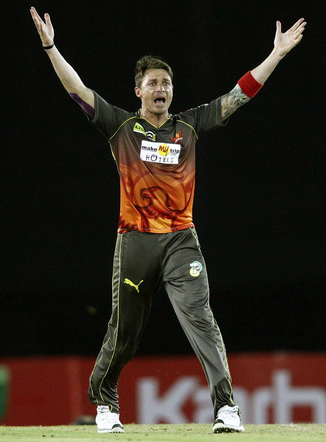 Dale Steyn appeals successfully for the wicket of Hamish Rutherford